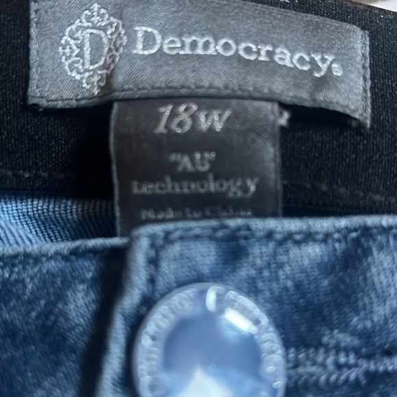 Democracy #7 Luxe Touch Premium Cropped Itty Bitty Flare Jean - Picture 6 of 7